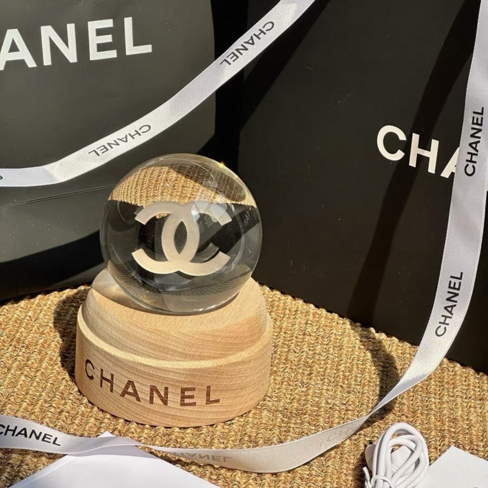 Crystal Sphere Wooden Base Musical USB Rechargeable Lamp